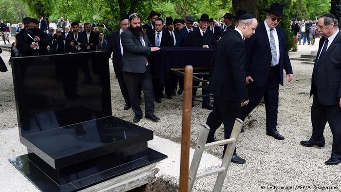 Holocaust victims laid to rest in Hungary